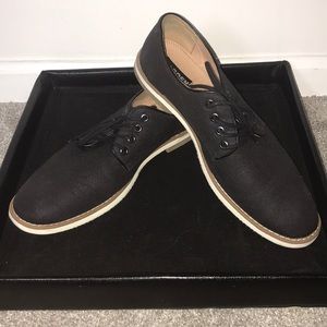 Black dress shoes